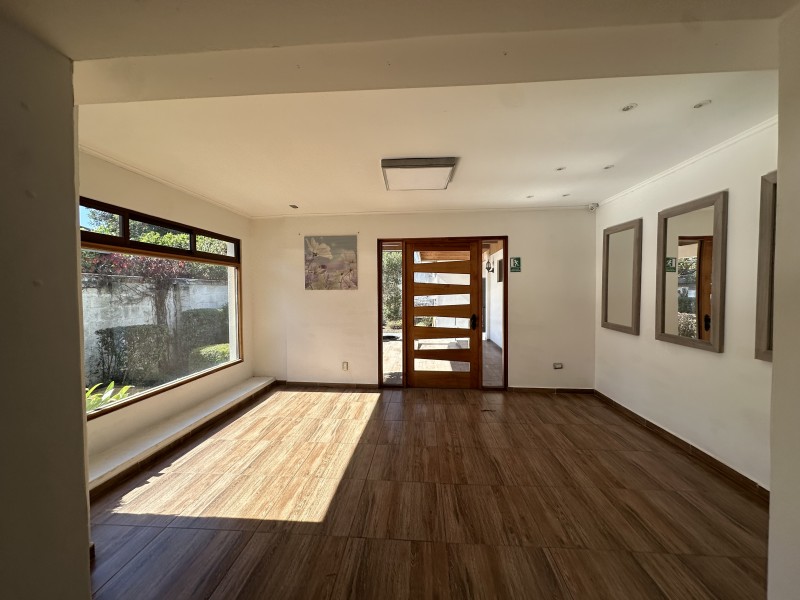 Se Arrienda Local Comercial en Linares