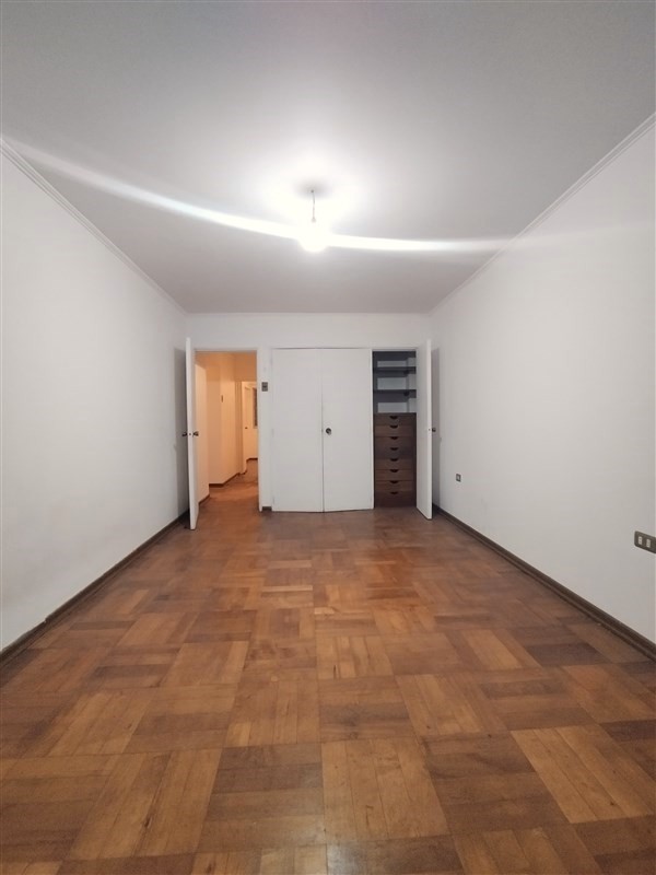 Se Vende Amplio Departamento Calle Ecuador Viña del Mar