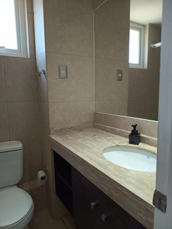 Se Arrienda Amplio Departamento Sector Gregorio Marañon Viña