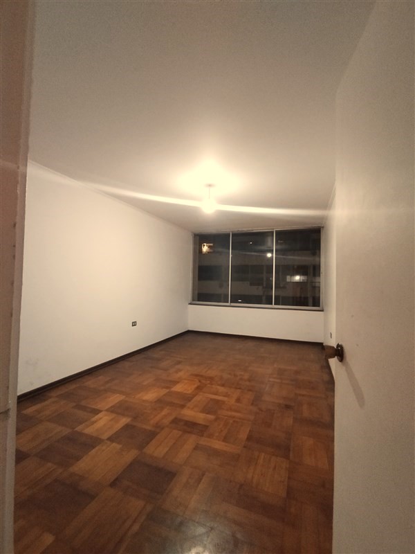 Se Vende Amplio Departamento Calle Ecuador Viña del Mar