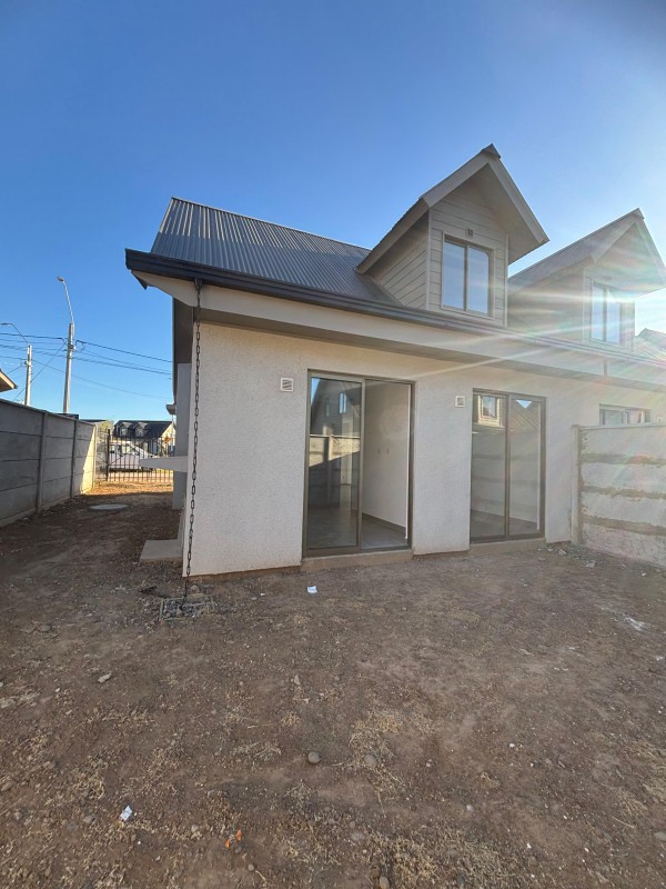 Se Arrienda Casa en Doña Ignacia 9