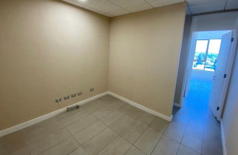 Oficina N Venta en Edificio Central 2 Sur