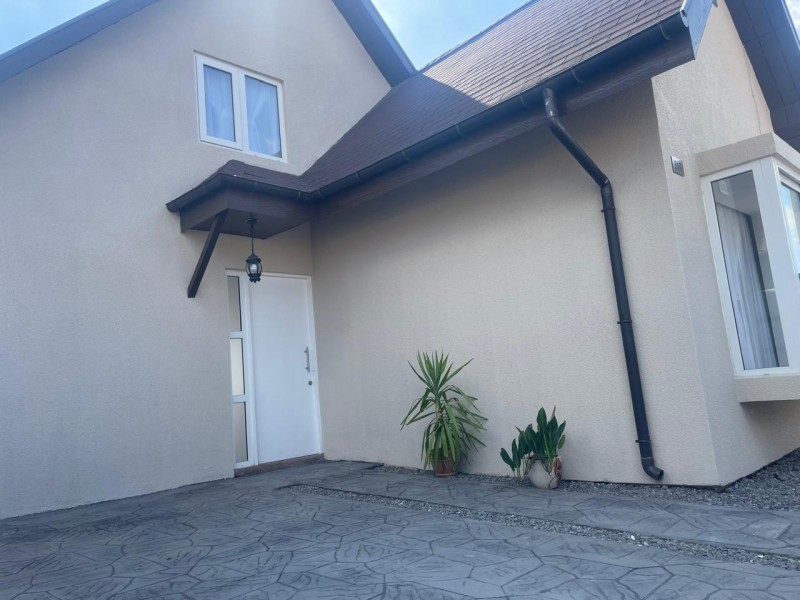 en Arriendo Moderna Casa Amoblada en Hacienda el Maule