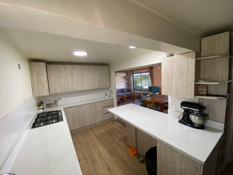 en Venta Amplia y Moderna Casa en Zapallar, Curicó