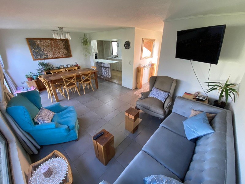 en Venta Amplia y Moderna Casa en Zapallar, Curicó