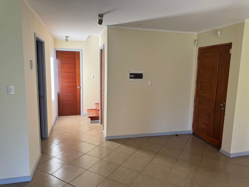 Casa Amplia en Valles del Country