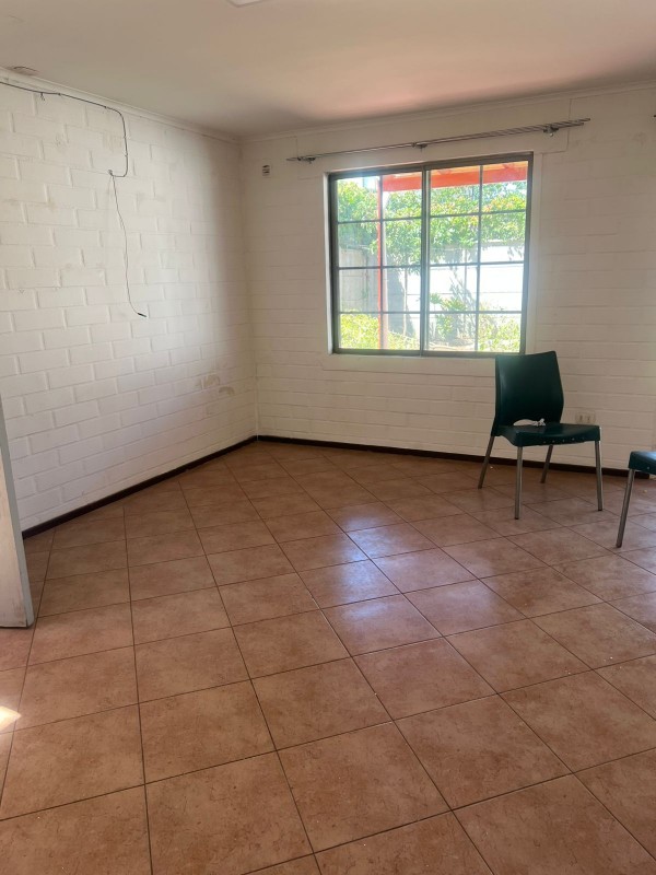 🏡 Casa – Sector Bicentenario (Amplia y Renovada)