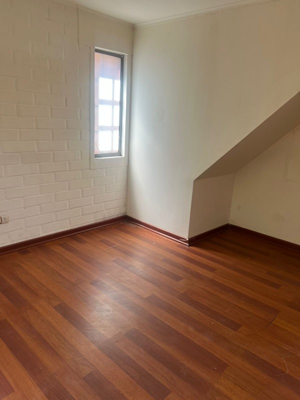 🏡 Casa – Sector Bicentenario (Amplia y Renovada)