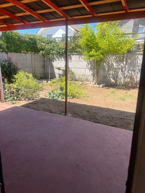🏡 Casa – Sector Bicentenario (Amplia y Renovada)