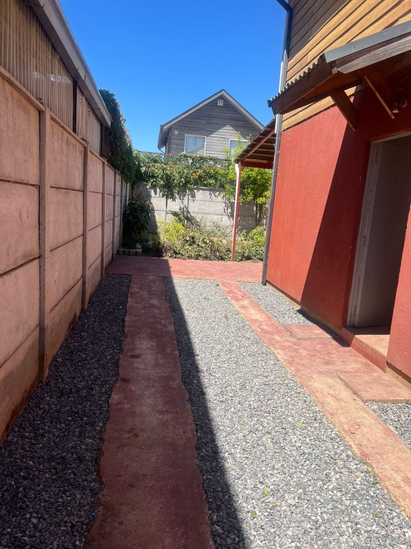 🏡 Casa – Sector Bicentenario (Amplia y Renovada)