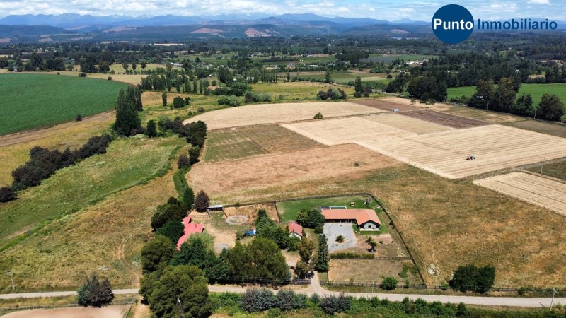 Parcela Con Cabaña + Caballerizas