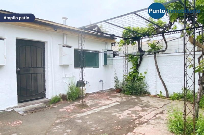 Casa Remodelada Con 3 Dormitorios (Suite), 4 Baños y Patio
