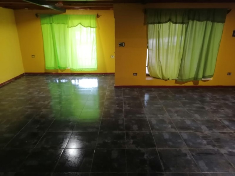 Amplia Casa para Empresa