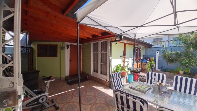 Gran Casa en el Bosque, 4 Dorm., Depto Interior, Estacionac