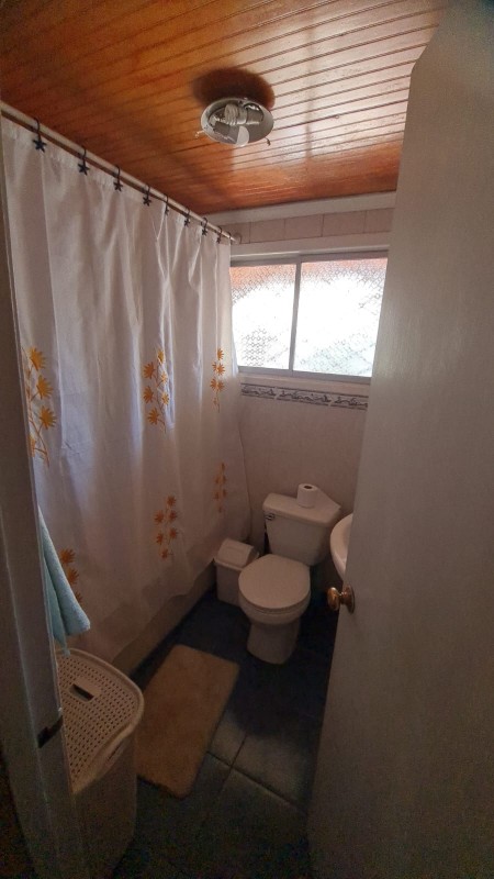 Gran Casa en el Bosque, 4 Dorm., Depto Interior, Estacionac