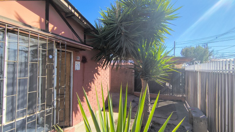 Arriendo Casa Puente Alto, 2 Dormitorios, Con Estacionamient