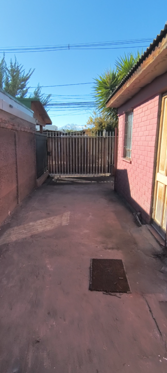 Arriendo Casa Puente Alto, 2 Dormitorios, Con Estacionamient