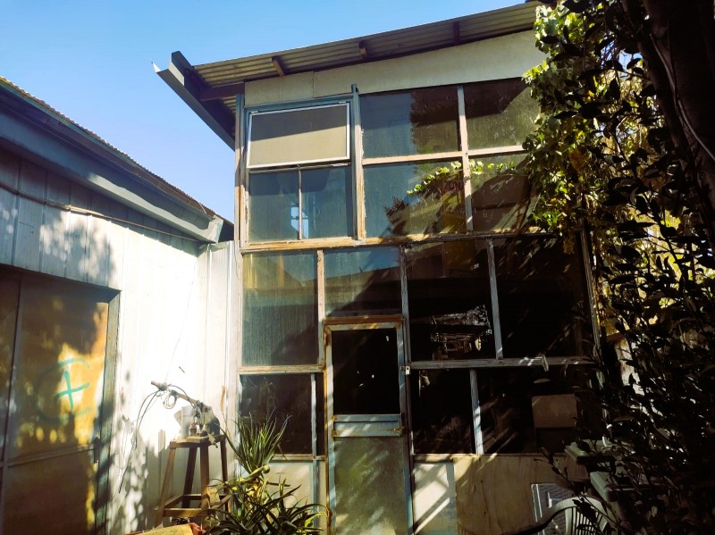 Casa Antigua, Amplio Terreno Con Galpón.