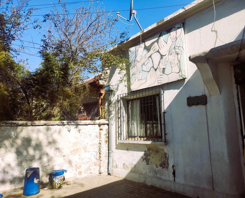 Casa Antigua, Amplio Terreno Con Galpón.