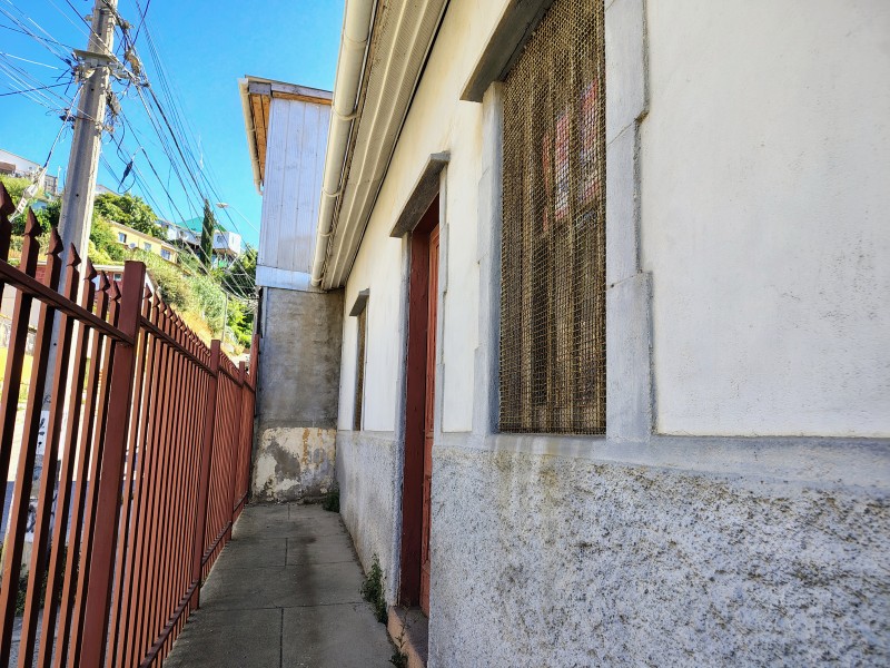 Amplio Terreno Con Casas, Cerro San Roque