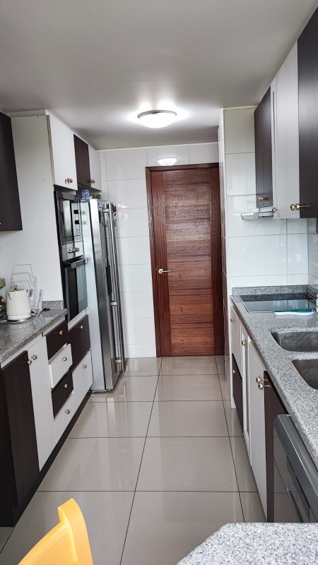 Departamento Gabriela Mistral, 2 Estacionamientos los Ángele