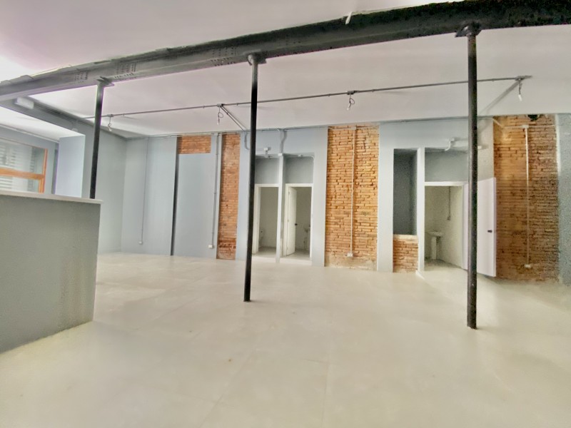 Se Arriendan 2 Locales Comerciales U Oficina Grande