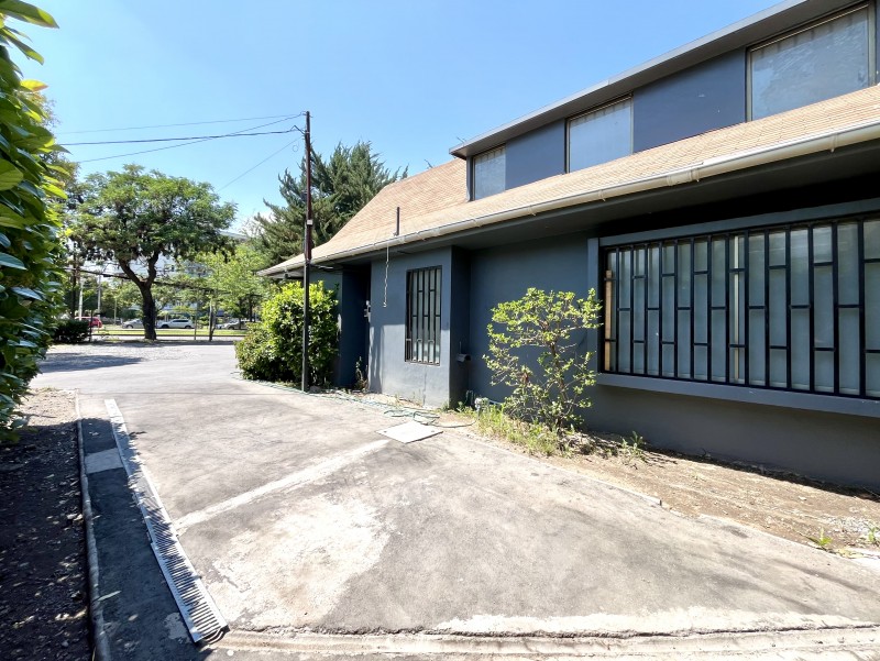 Arriendo de Excelente Local Comercial en las Condes