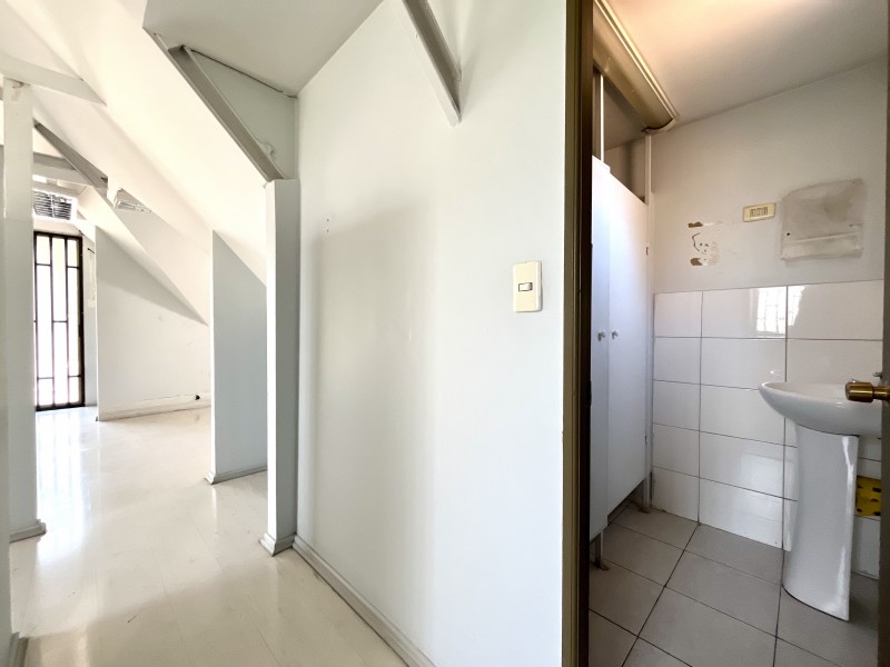 Arriendo de Excelente Local Comercial en las Condes