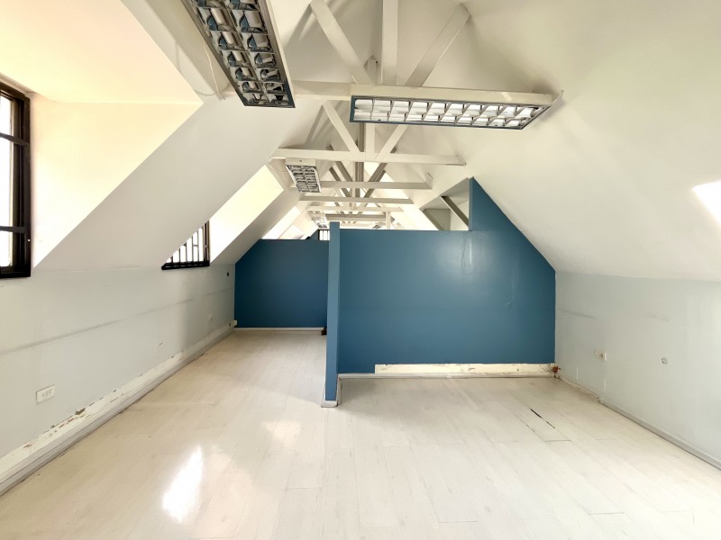 Arriendo de Excelente Local Comercial en las Condes