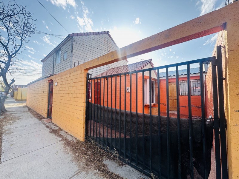 Casa de Esquina Con Ubicación Privilegiada !!!