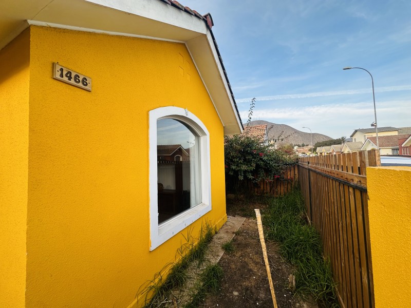 Casa Acogedora Con Excelente Ubicación Sector San Joaquín!!