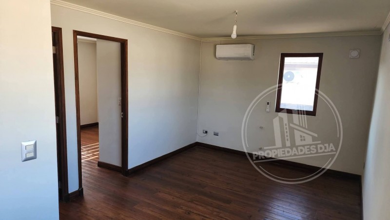 Hermosa Casa en las Rastras