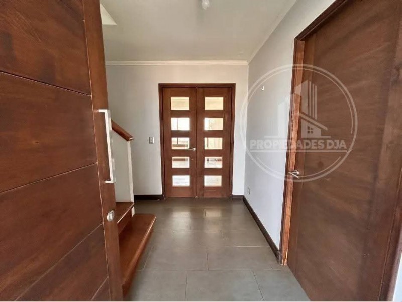 Hermosa Casa en las Rastras