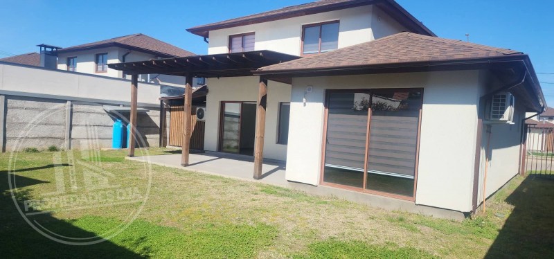 Hermosa Casa en las Rastras