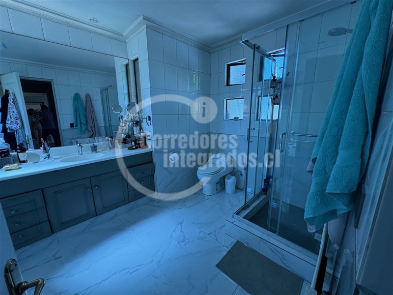 Casa en Venta de 7 Dorm. en las Condes