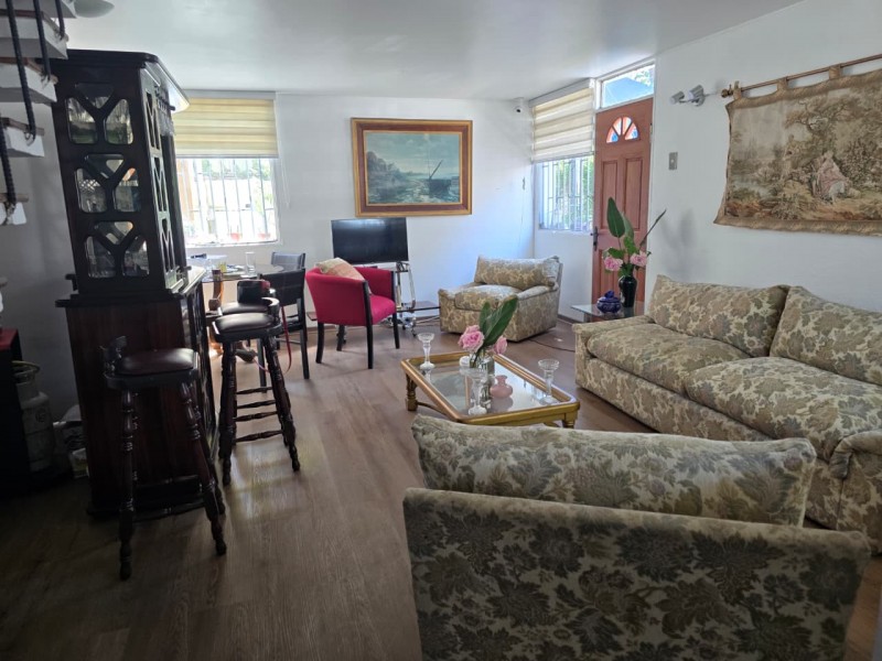 Oportunidad Casa en Condominio Recién Remodelada