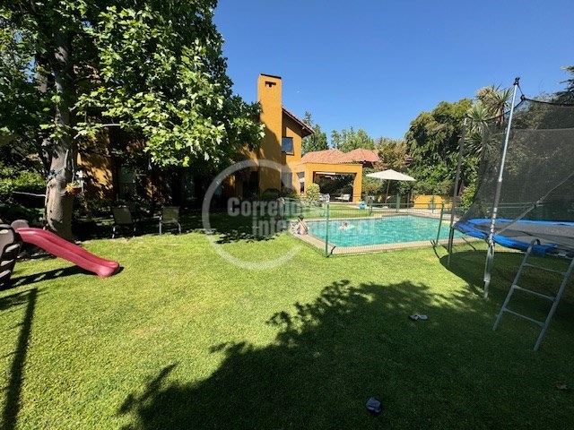 Casa en Venta de 7 Dorm. en las Condes