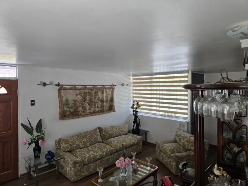 Oportunidad Casa en Condominio Recién Remodelada