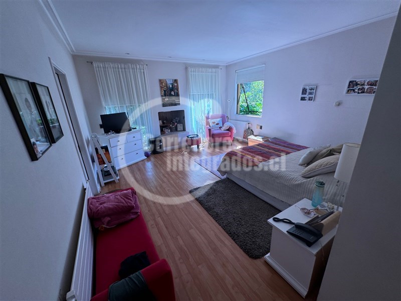 Casa en Venta de 7 Dorm. en las Condes