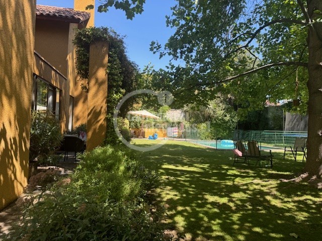 Casa en Venta de 7 Dorm. en las Condes