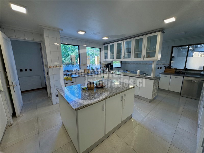 Casa en Venta de 7 Dorm. en las Condes