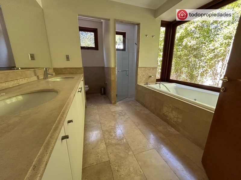 Exclusiva Casa en Condominio Piedra Roja