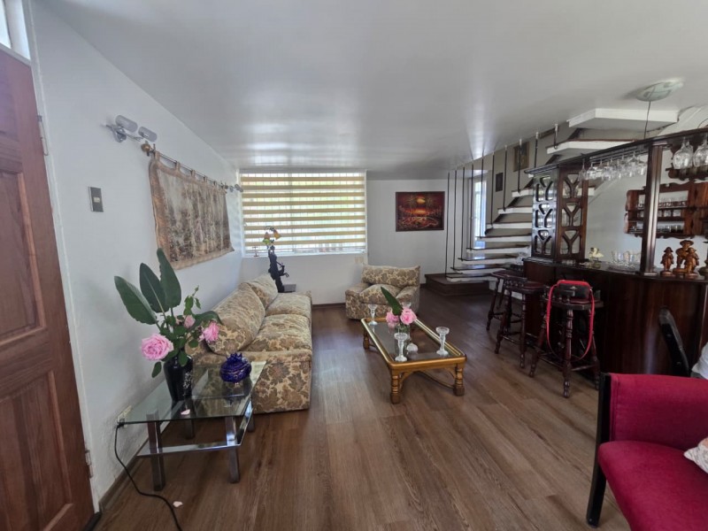 Oportunidad Casa en Condominio Recién Remodelada