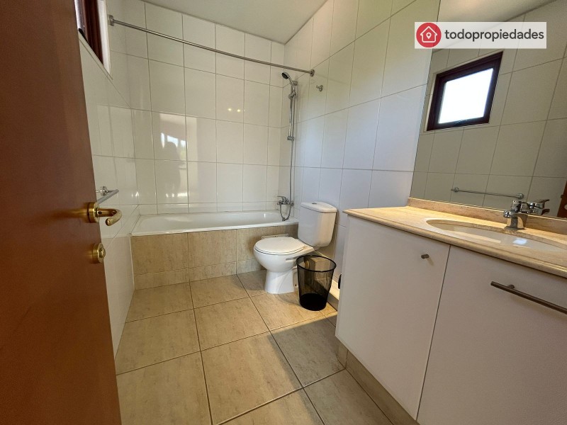 Exclusiva Casa en Condominio Piedra Roja