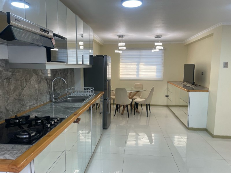 Casa Amoblada 4D/4B en Condominio, Gc Incluido y Piscina