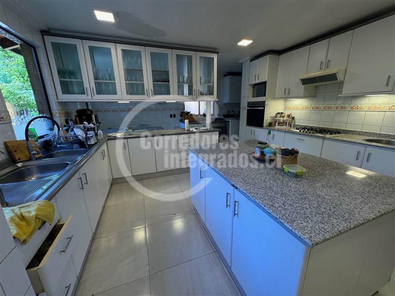 Casa en Venta de 7 Dorm. en las Condes