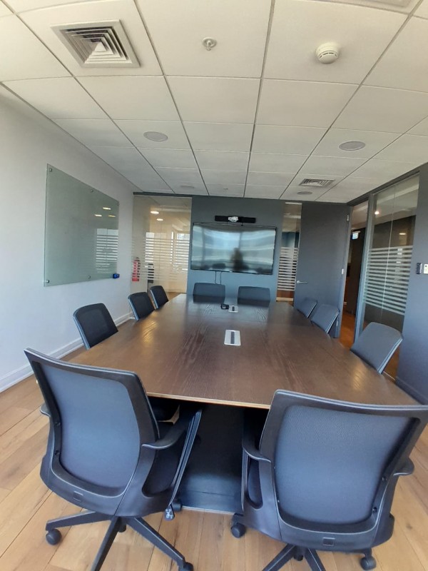 Arrienda Oficina en Edificio World Trade Center, las Condes