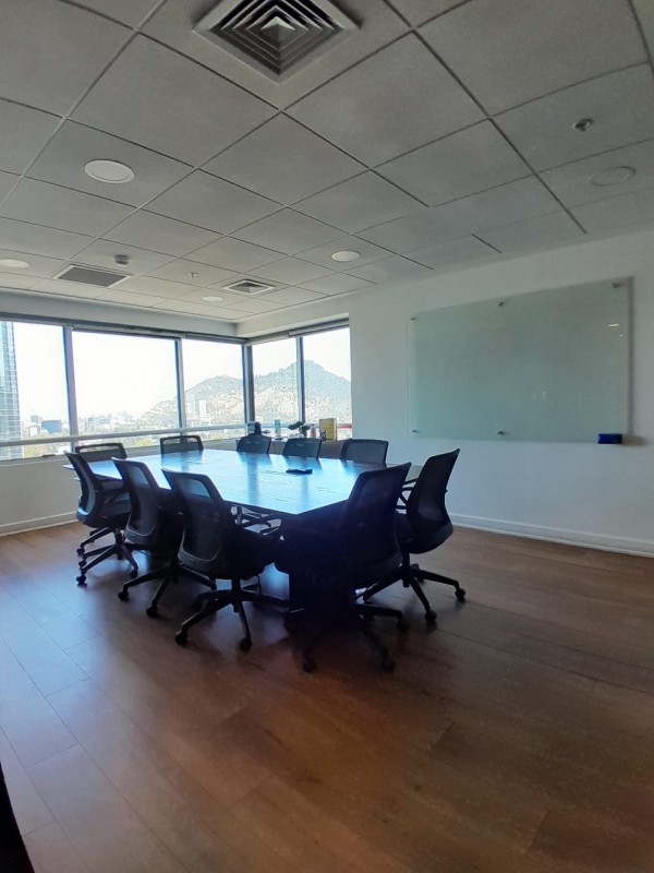 Arrienda Oficina en Edificio World Trade Center, las Condes