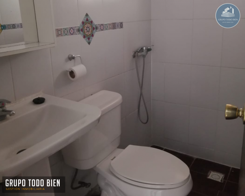 Venta Casa Familiar de 2 Pisos – 142 M² .villa los Héroes,