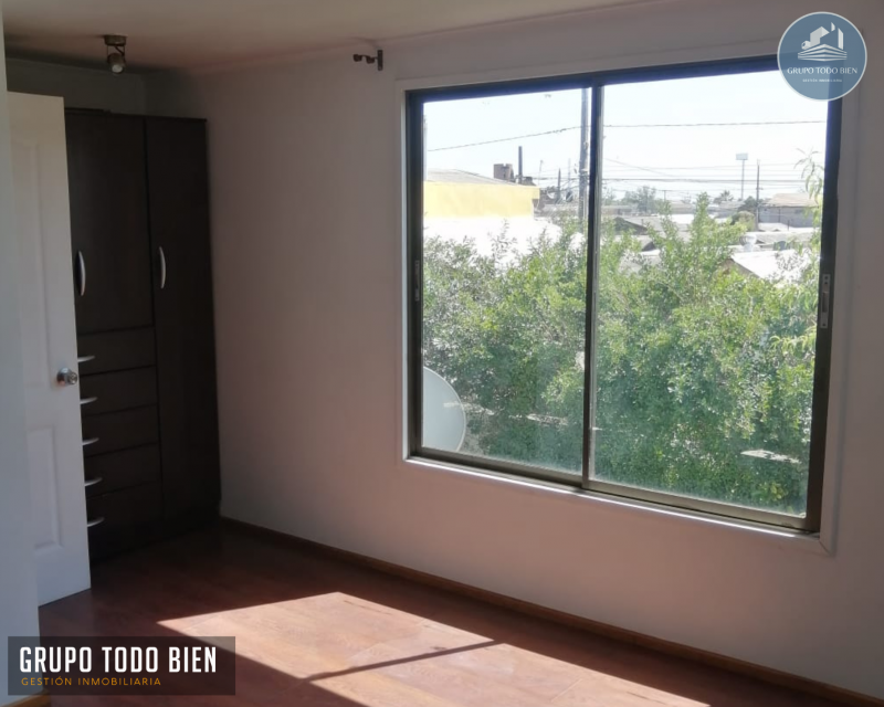 Venta Casa Familiar de 2 Pisos – 142 M² .villa los Héroes,